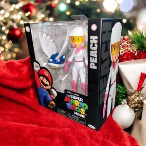 Nintendo PEACH The Super Mario Bros Movie Action Figure Toy & Accessory